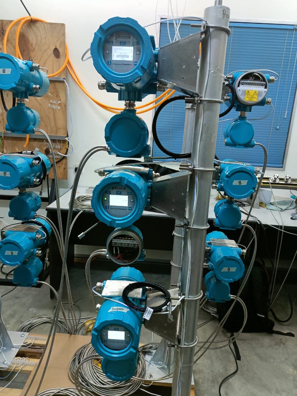 Ultrasonic flowmeters under workshop testing